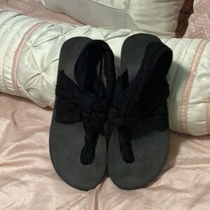 Mossimo Supply Co.  Yoga Mat sandals size 7